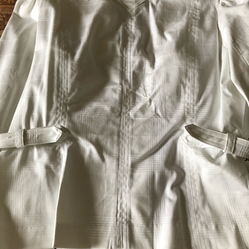 White jacket - Picture 2 of 2